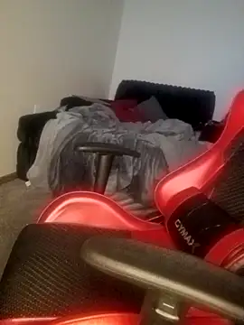 Snapshot of yellowwetfox chatting on February 7, 2026, 4:42 am yellowwetfox online show from February 7, 2026, 4:42 am