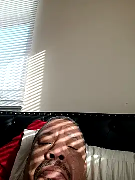 Snapshot of yellowwetfox chatting on February 28, 2026, 3:55 pm yellowwetfox online show from February 28, 2026, 3:55 pm