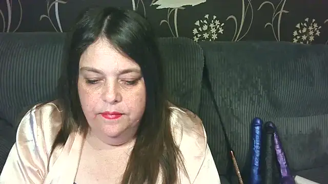 HouseWifeWhore Milf online show from April 22, 2026, 10:27 pm