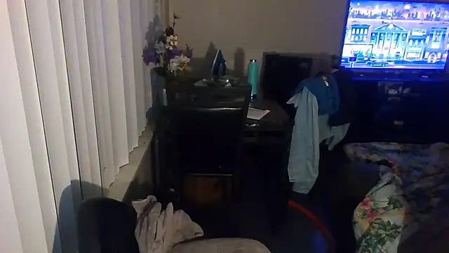 markquanna online show from October 3, 2025, 5:42 am