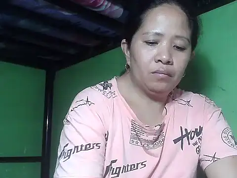 Snapshot of sweetlady_pinay chatting on April 18, 2026, 12:57 am sweetlady pinay online show from April 18, 2026, 12:57 am