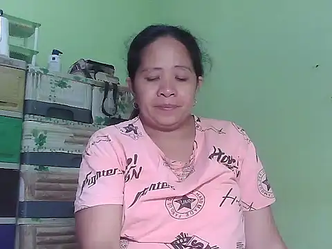 Snapshot of sweetlady_pinay chatting on April 17, 2026, 11:35 am sweetlady pinay online show from April 17, 2026, 11:35 am