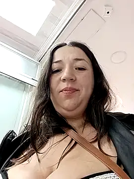 Snapshot of isabella_rossse chatting on February 19, 2025, 3:49 pm isabella rossse online show from February 19, 2025, 3:49 pm