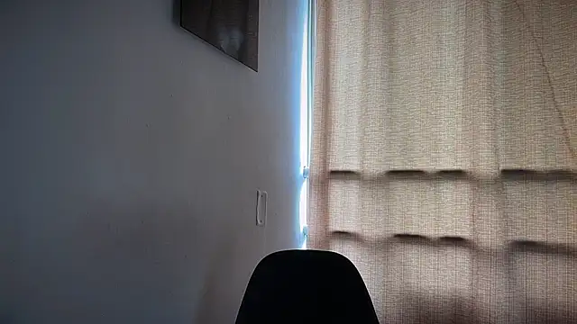 romeolovedark online show from June 3, 2026, 4:44 pm