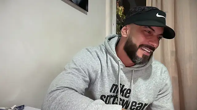 romeolovedark online show from February 15, 2026, 4:24 am