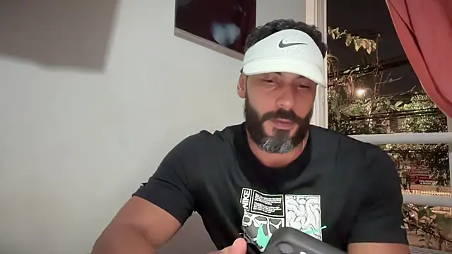 romeolovedark online show from December 18, 2025, 4:17 am