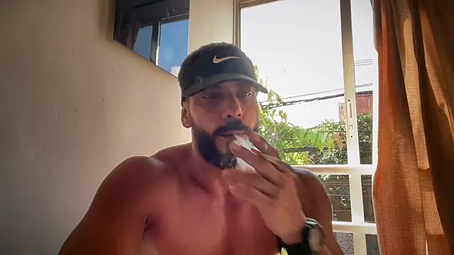 romeolovedark online show from February 11, 2026, 2:06 pm