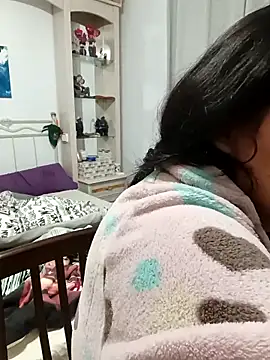 Snapshot of laura_dirtyhot chatting on December 19, 2025, 7:33 am laura dirtyhot online show from December 19, 2025, 7:33 am