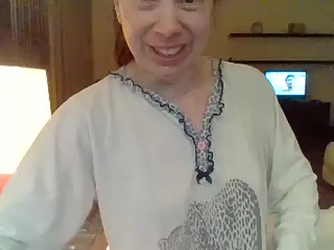 Snapshot of Moi_Lina chatting on June 22, 2026, 10:07 pm Moi Lina online show from June 22, 2026, 10:07 pm