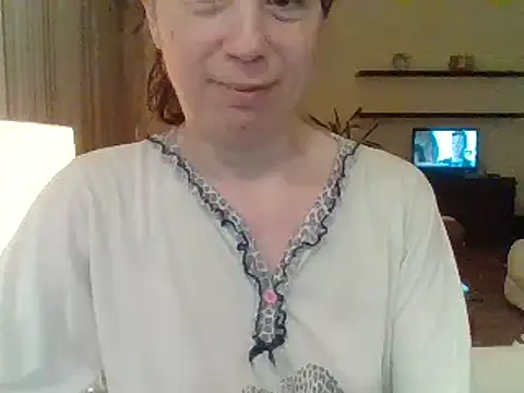 Snapshot of Moi_Lina chatting on June 21, 2026, 11:43 pm Moi Lina online show from June 21, 2026, 11:43 pm