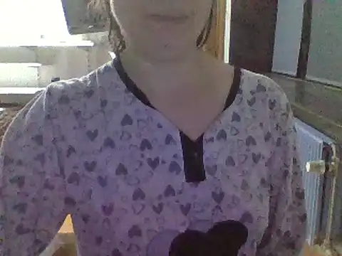 Snapshot of Moi_Lina chatting on October 19, 2025, 11:51 pm Moi Lina online show from October 19, 2025, 11:51 pm