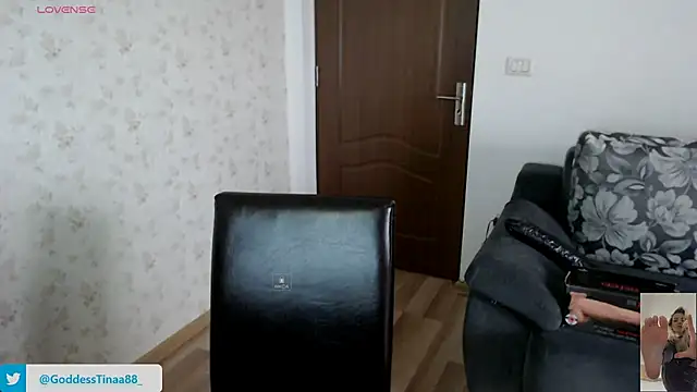 Snapshot of Goddess_Tina chatting on November 20, 2025, 7:31 am Goddess Tina online show from November 20, 2025, 7:31 am