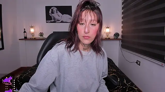 Mariana Joness online show from September 18, 2025, 2:03 am