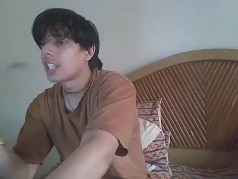 Snapshot of femboybubblebutt chatting on April 23, 2026, 6:09 am femboybubblebutt online show from April 23, 2026, 6:09 am