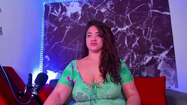 HannaMiillsxh online show from February 21, 2026, 1:13 pm