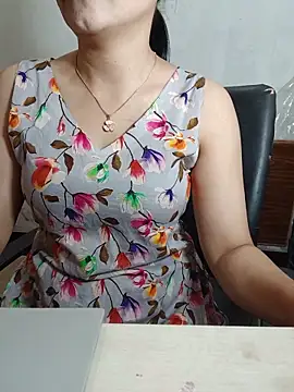 Snapshot of Chanchal--Navya chatting on June 6, 2026, 6:24 pm Chanchal--Navya online show from June 6, 2026, 6:24 pm