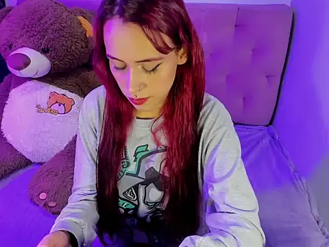 GiannaGoddes online show from October 8, 2025, 4:03 am