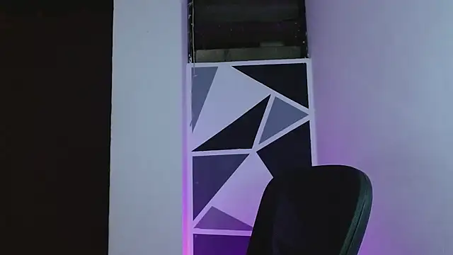 littlextreme online show from April 8, 2026, 12:23 am