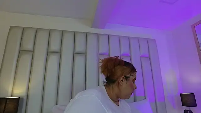 aandreaperez online show from March 10, 2026, 6:34 pm