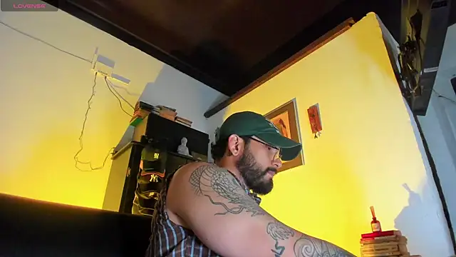 CamiloGray  online show from December 15, 2025, 2:56 pm