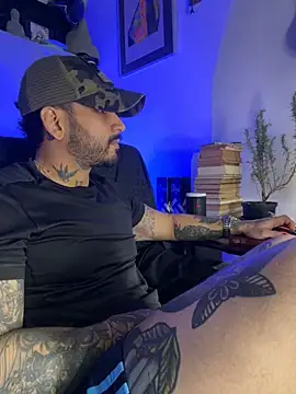 Snapshot of CamiloGray_ chatting on February 24, 2025, 3:20 pm CamiloGray online show from February 24, 2025, 3:20 pm
