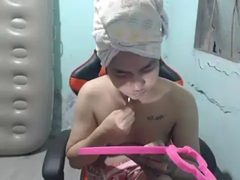 Snapshot of itsmacky4u chatting on November 14, 2025, 5:38 pm itsmacky4u online show from November 14, 2025, 5:38 pm