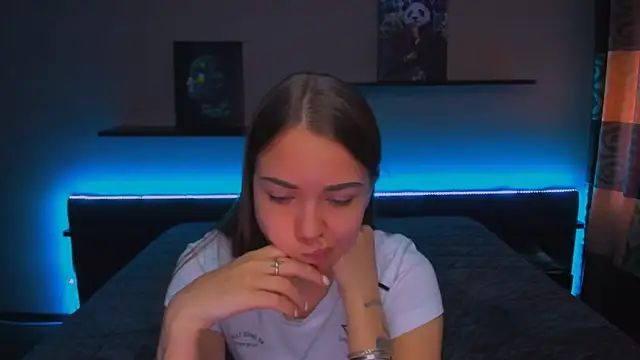 AlexaBarkley online show from February 21, 2025, 6:29 am