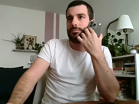 Snapshot of Simon-tem chatting on January 13, 2026, 1:48 pm Simon-tem online show from January 13, 2026, 1:48 pm