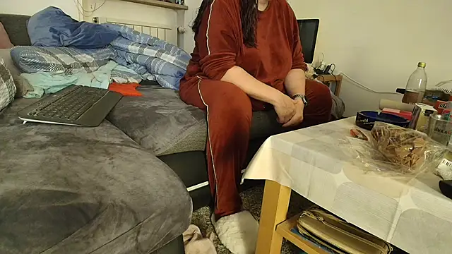 Snapshot of HotBiPaar chatting on December 16, 2024, 12:59 am HotBiPaar online show from December 16, 2024, 12:59 am