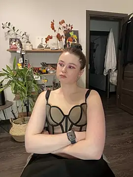 Snapshot of sweetest_pie chatting on February 16, 2025, 3:16 pm sweetest pie online show from February 16, 2025, 3:16 pm