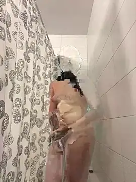 Snapshot of sweetest_pie chatting on March 4, 2026, 8:16 pm sweetest pie online show from March 4, 2026, 8:16 pm