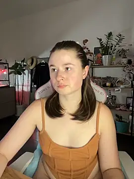 Snapshot of sweetest_pie chatting on October 4, 2025, 4:52 pm sweetest pie online show from October 4, 2025, 4:52 pm