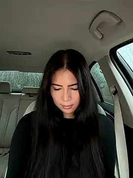 clairewntr online show from November 16, 2025, 3:17 pm