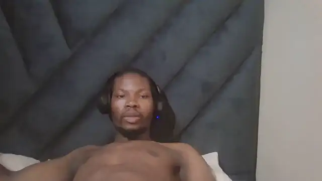 Snapshot of Malibongwe17 chatting on January 8, 2026, 10:32 am Malibongwe17 online show from January 8, 2026, 10:32 am