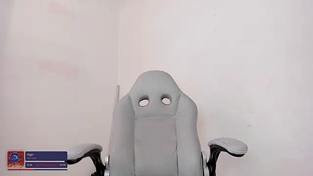 carmesix online show from January 12, 2026, 2:46 pm