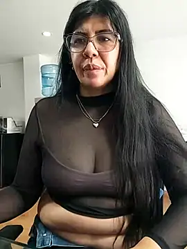 aisha latina online show from April 22, 2026, 2:57 pm