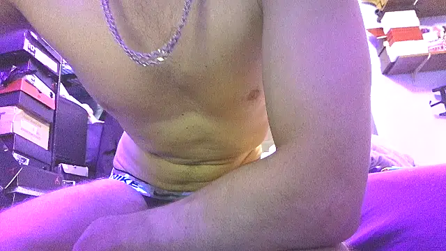 Cloudd Kingg Iceyyy online show from June 4, 2026, 2:33 pm