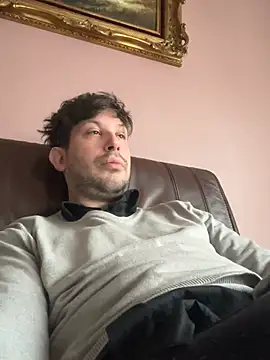 Snapshot of Taxidriver1988 chatting on February 7, 2025, 8:44 am Taxidriver1988 online show from February 7, 2025, 8:44 am