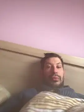 Snapshot of Taxidriver1988 chatting on December 18, 2025, 9:25 am Taxidriver1988 online show from December 18, 2025, 9:25 am