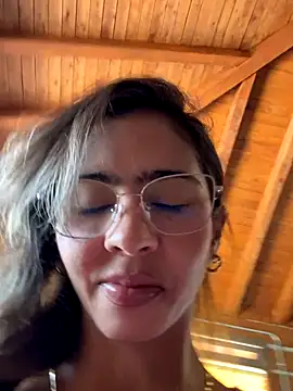 Snapshot of RouseColins chatting on October 5, 2025, 4:42 pm RouseColins online show from October 5, 2025, 4:42 pm