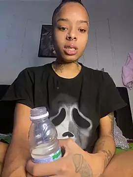 CutieFrmthehood online show from January 11, 2025, 6:23 pm