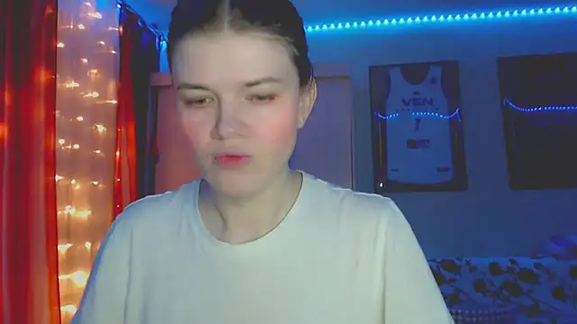 Snapshot of Klementa chatting on October 19, 2025, 5:05 pm Klementa online show from October 19, 2025, 5:05 pm