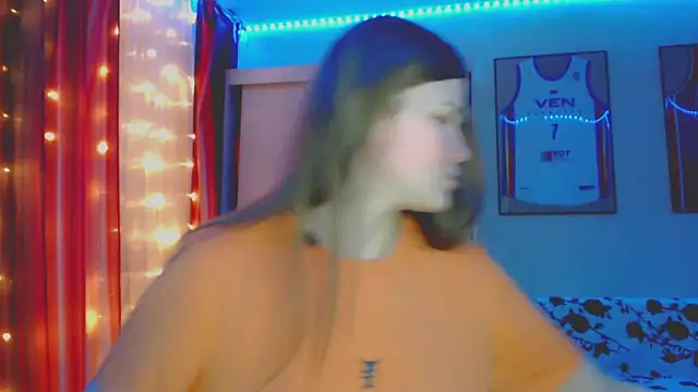 Snapshot of Klementa chatting on October 31, 2025, 6:26 pm Klementa online show from October 31, 2025, 6:26 pm