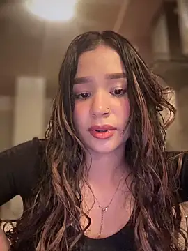 bella parisi online show from February 12, 2025, 3:07 am