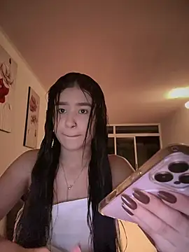 bella parisi online show from January 9, 2025, 5:02 am