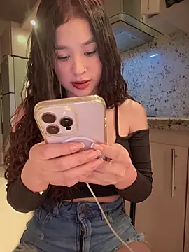 bella parisi online show from February 22, 2025, 8:07 am