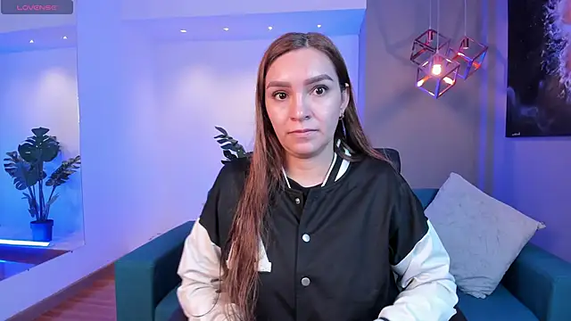 miataylorr1 online show from November 1, 2025, 11:59 am