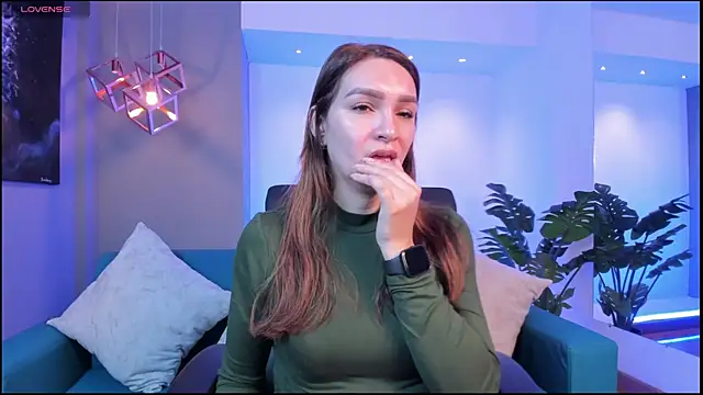 miataylorr1 online show from November 27, 2025, 11:43 am