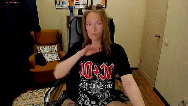  fiona Love online show from May 14, 2026, 8:06 pm