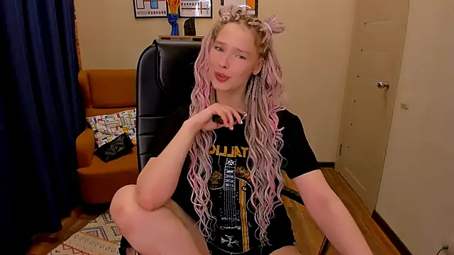  fiona Love online show from March 17, 2026, 8:45 pm